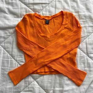 Cropped scoop neck long sleeve top. Orange, XS